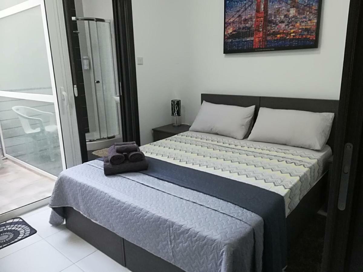 And Cosy Close To Seafront Sliema